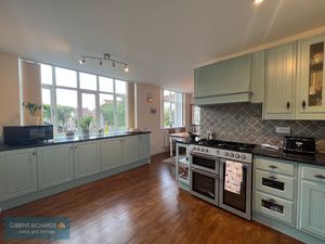 Kitchen- click for photo gallery